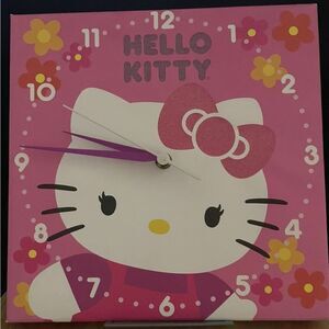 EUC~Sanrio Hello kitty  canvas  square Wall clock 10" x 10"